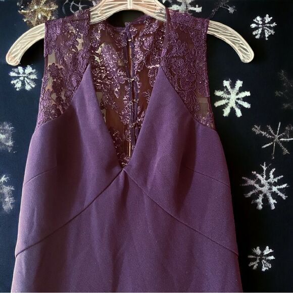 J S Collection Lace Gown Size Small - Picture 2 of 6